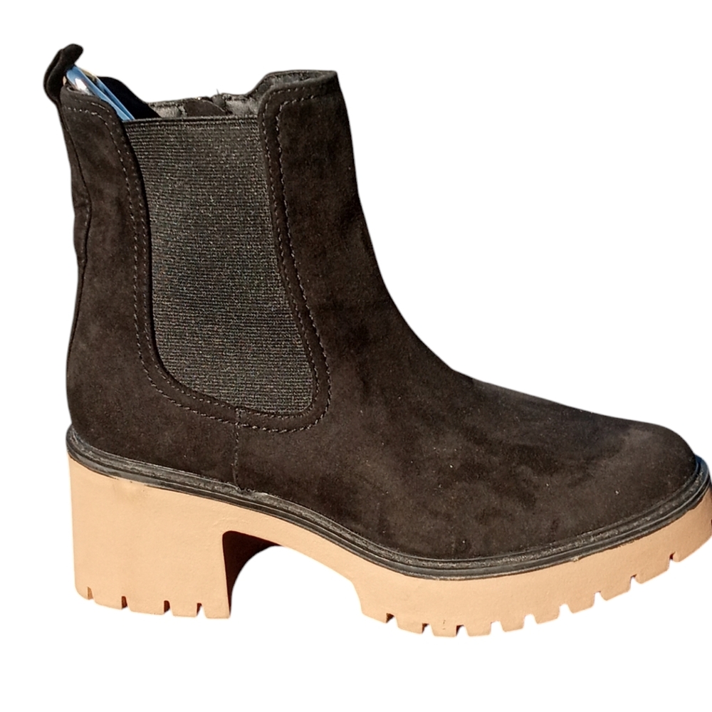 NWOT Universal Thread Suede Block Heel Ankle Black Boots 7.5